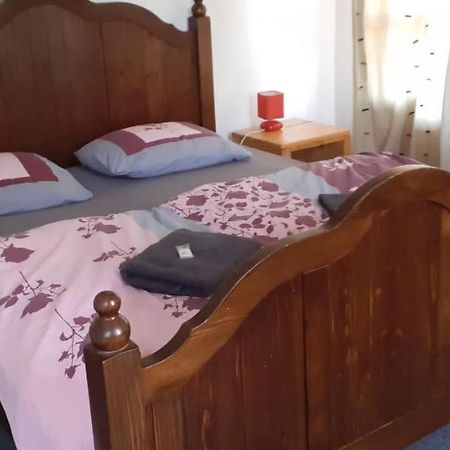 Kratochviluv Mlyn Hotel Cervena Lhota  Bagian luar foto