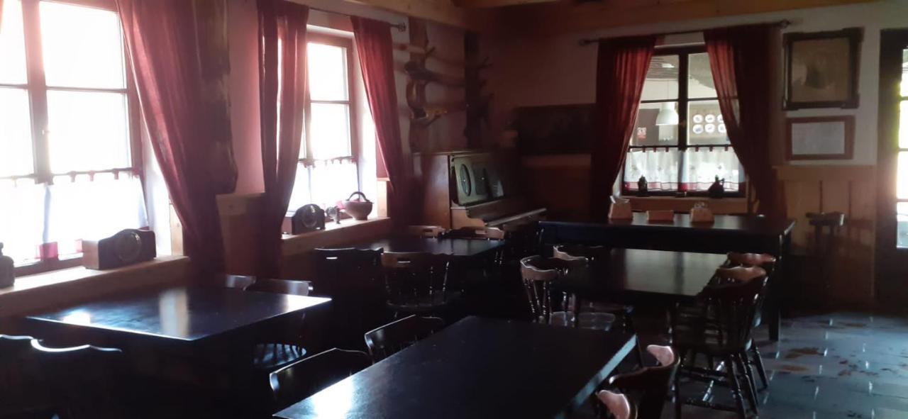 Kratochviluv Mlyn Hotel Cervena Lhota  Bagian luar foto