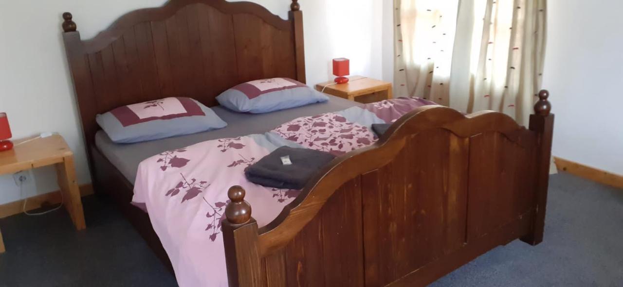 Kratochviluv Mlyn Hotel Cervena Lhota  Bagian luar foto